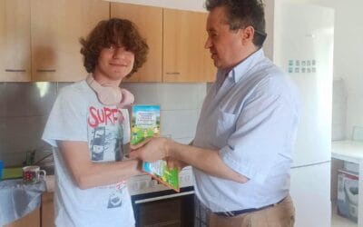 Prezentace ukrajinsko-českého slovníku v obrázcích, který patří do řady „Slovník pro dospělé pro děti“.